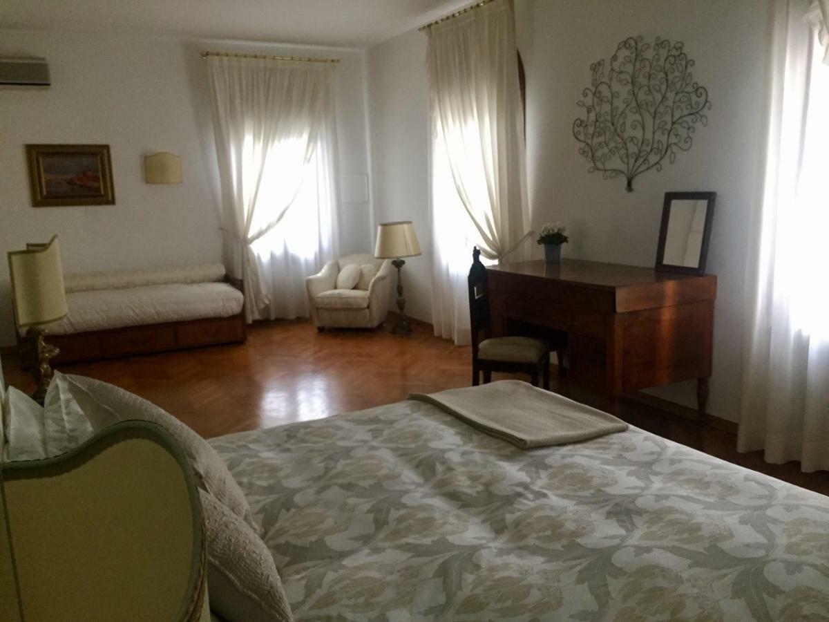 Casa Lunia Guesthouse Mestre Luaran gambar